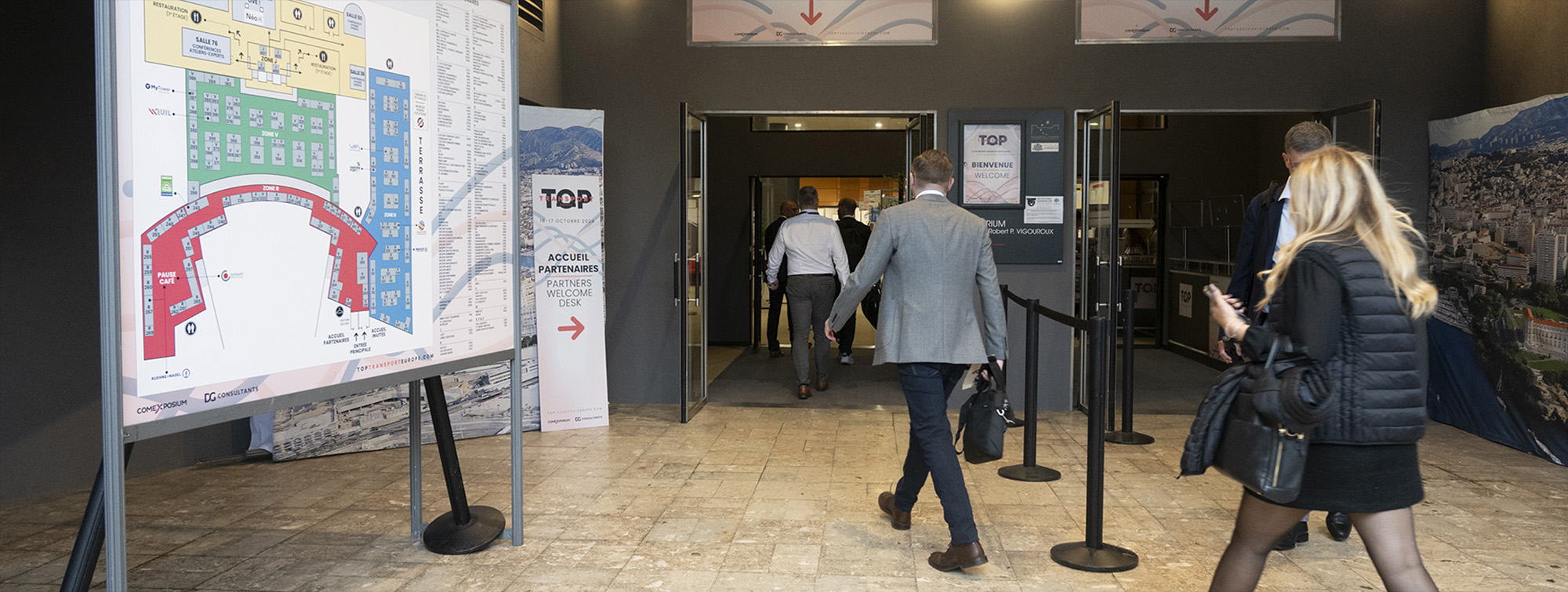 Sign in the entrance hall of the exhibition hall
