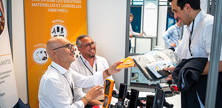 Exhibitor talking with a customer