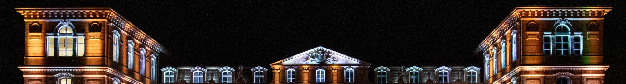 Le Palais du Pharo illuminé. 